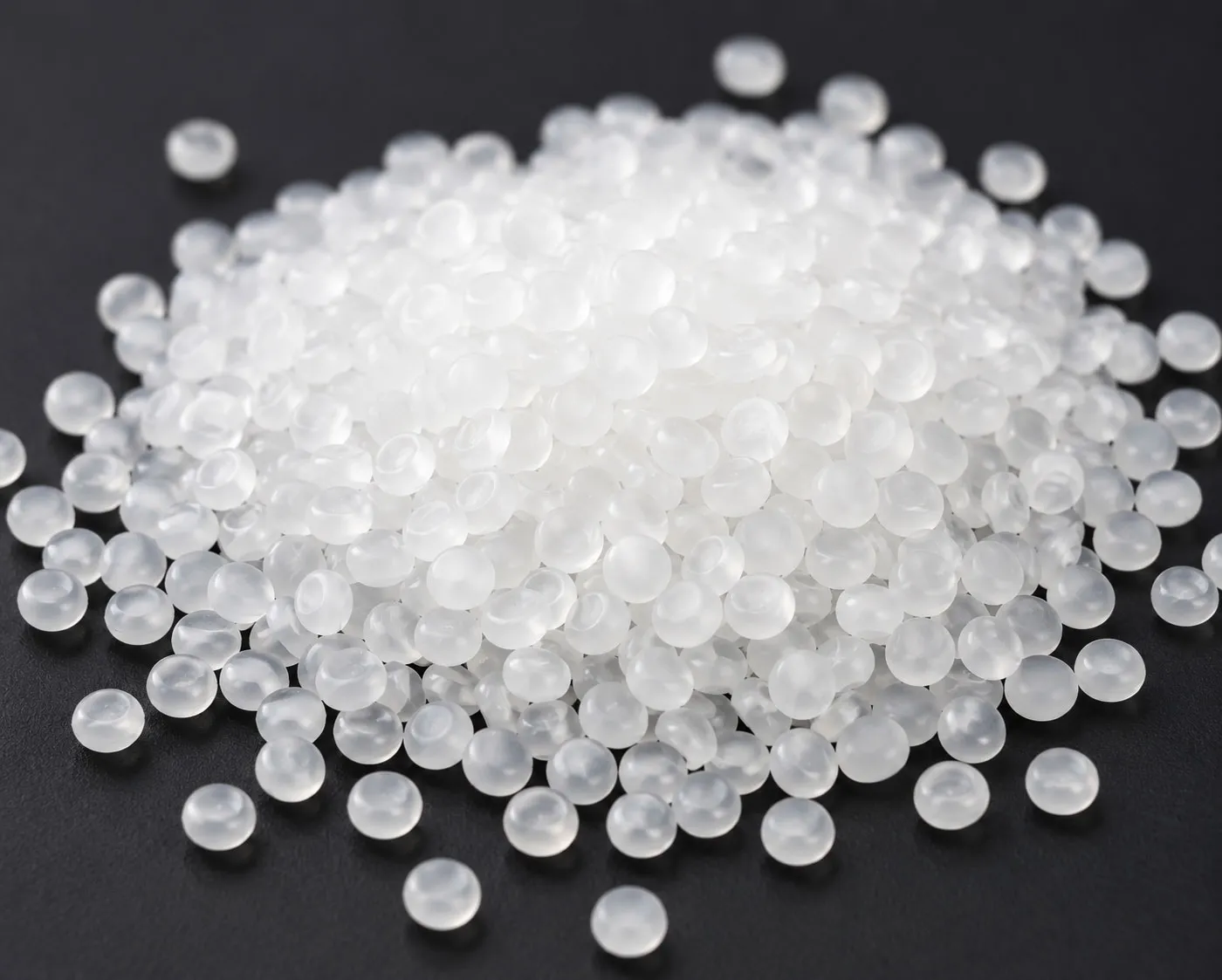 Hạt nhựa PE là một loại nhựa nhiệt dẻo, được sản xuất từ ethylene. 
